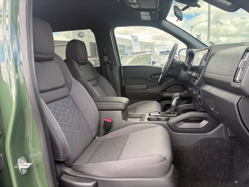 New 2027 Nissan Frontier SV w/ Tow Package AWD/4WD image 14