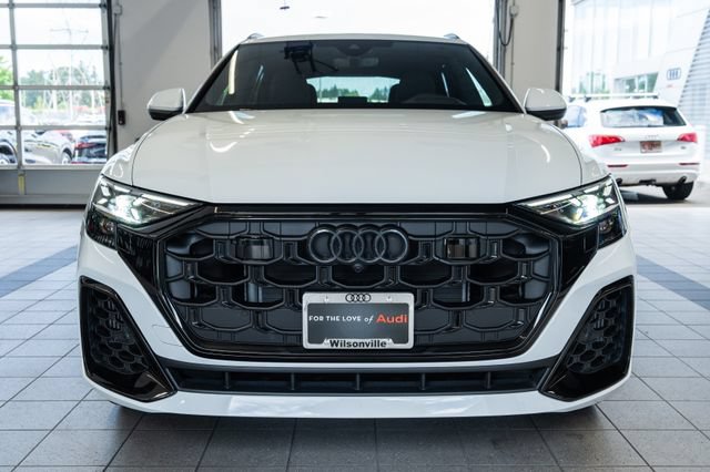 Used 2025 Audi Q8 Prestige AWD/4WD image 2