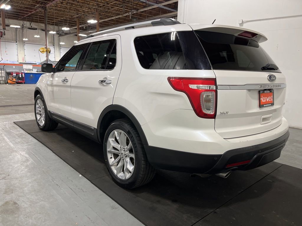 Used 2015 Ford Explorer XLT w/ Equipment Group 202A image 6