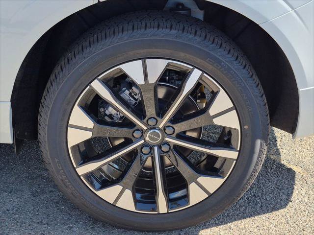 New 2026 Volvo XC60 B5 Plus w/ Climate Package PRO AWD/4WD image 6
