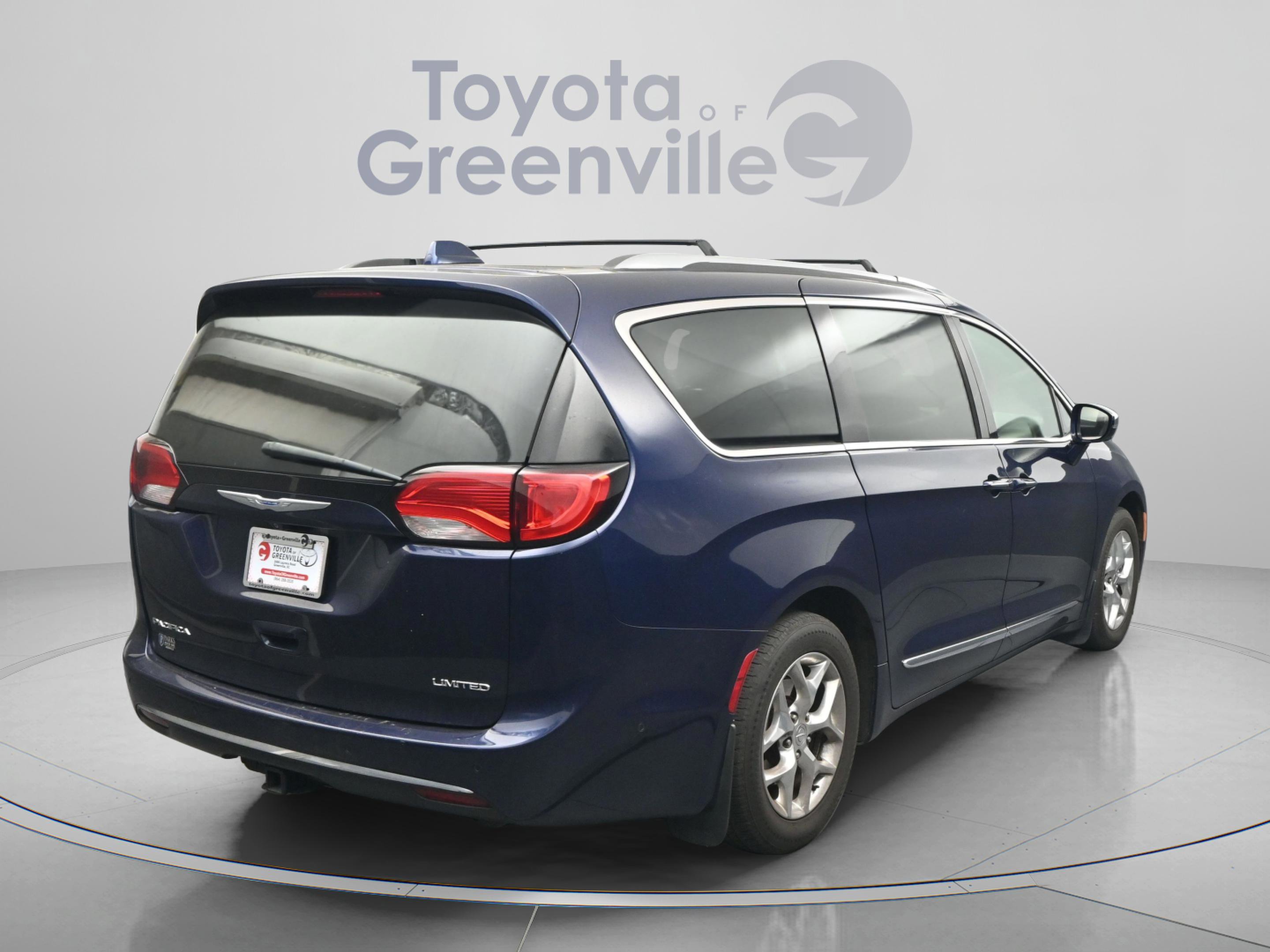 Used 2017 Chrysler Pacifica Limited w/ UConnect Theater Package image 13
