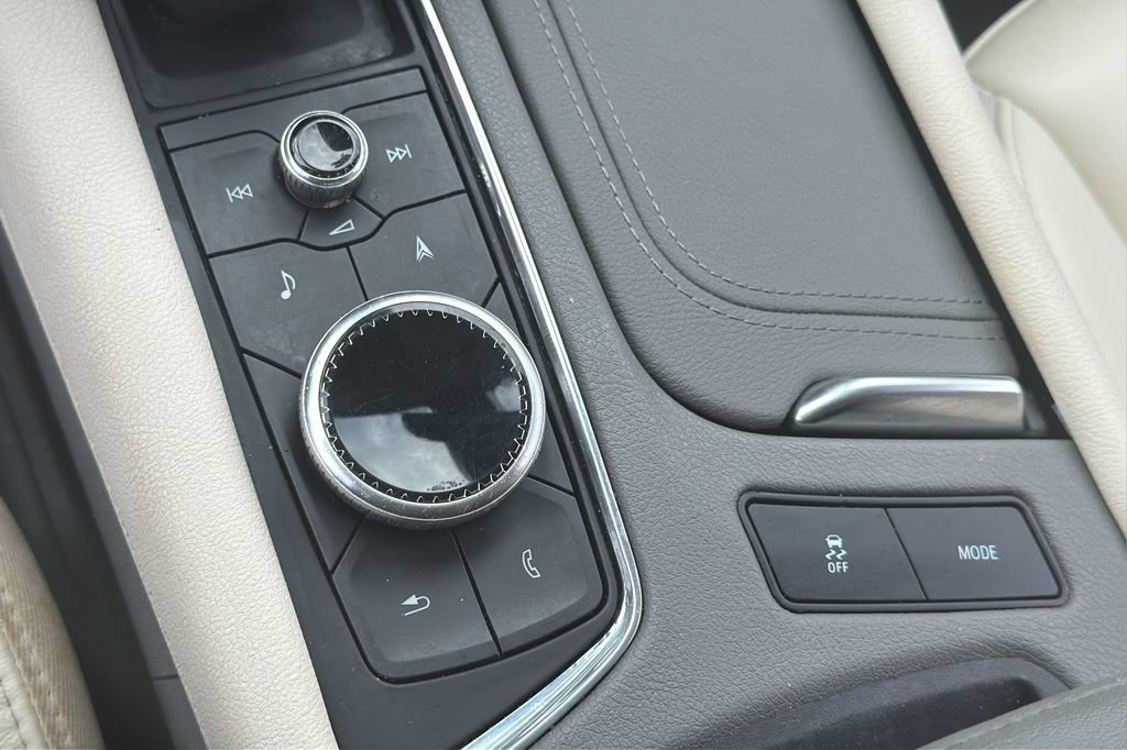 Certified 2024 Cadillac XT6 Premium Luxury w/ Technology Package FWD image 28