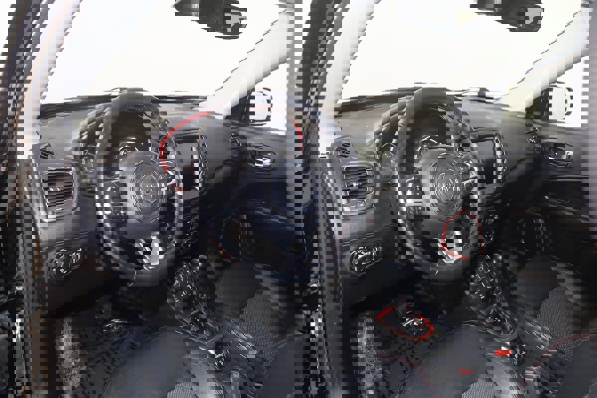 Used 2018 Jeep Compass Trailhawk w/ Safe & Security Group image 24