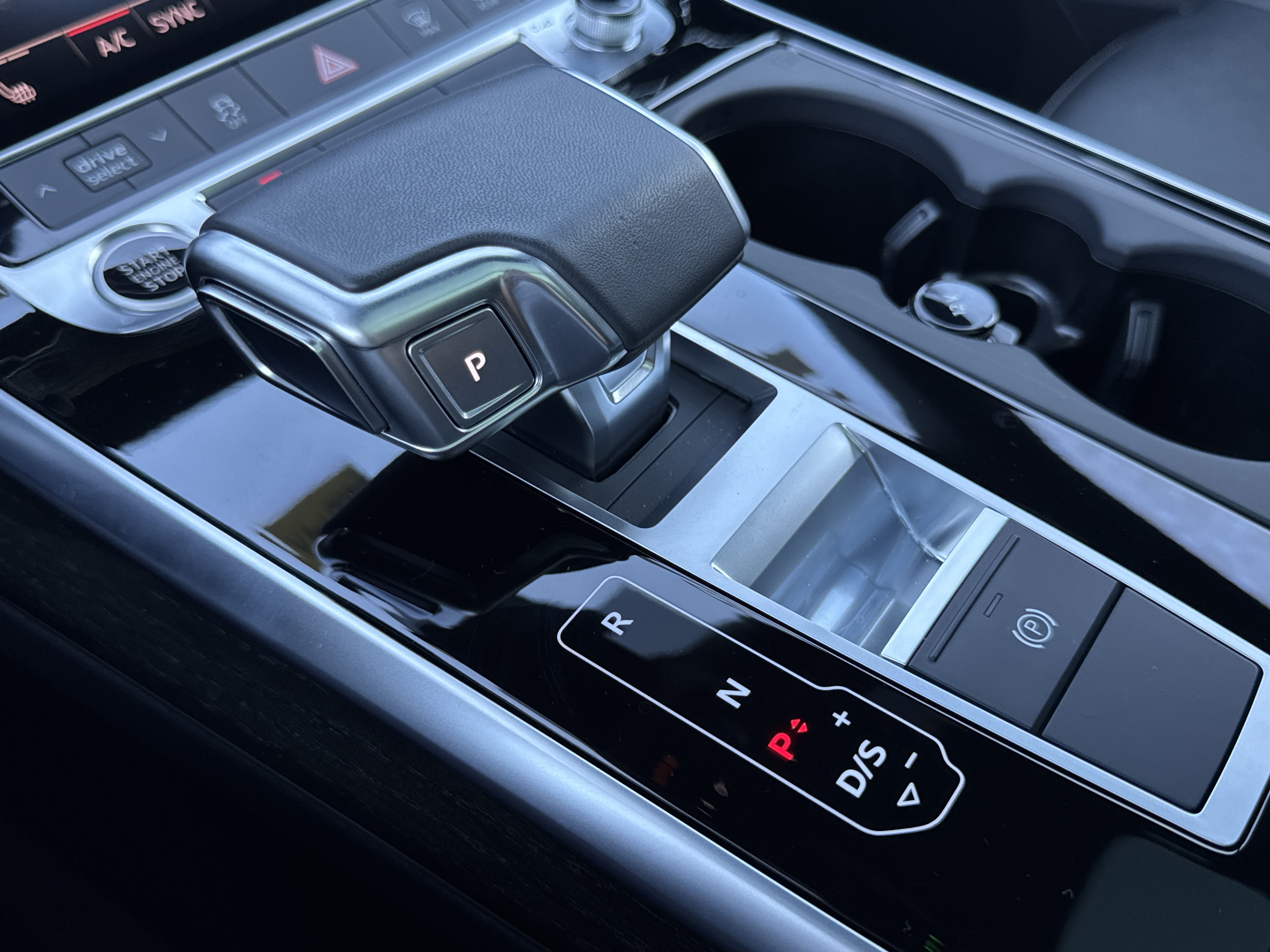 Certified 2025 Audi Q8 Premium AWD/4WD image 27