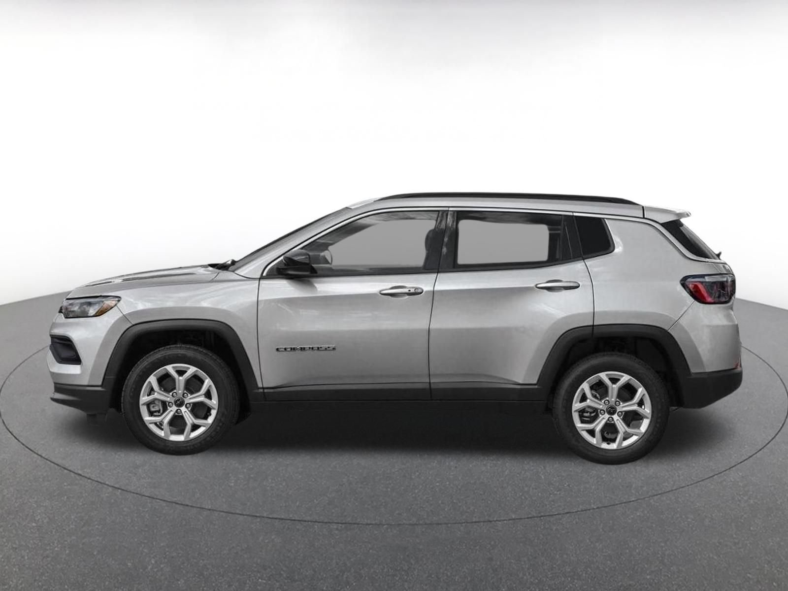 Used 2025 Jeep Compass Limited AWD/4WD image 3