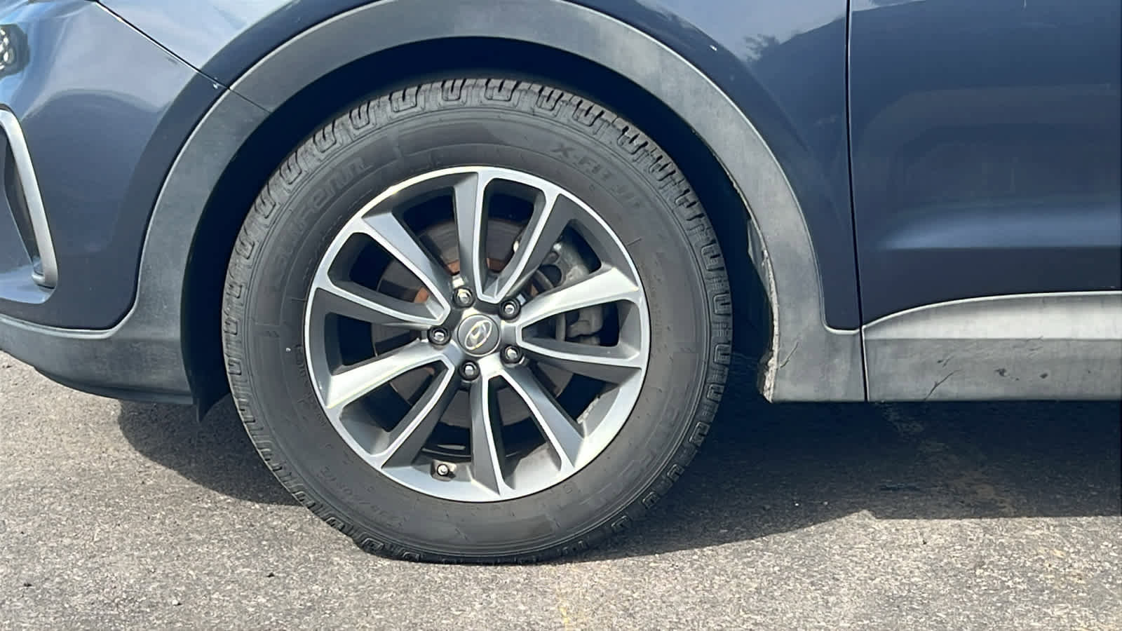 Used 2017 Hyundai Santa Fe SE image 9