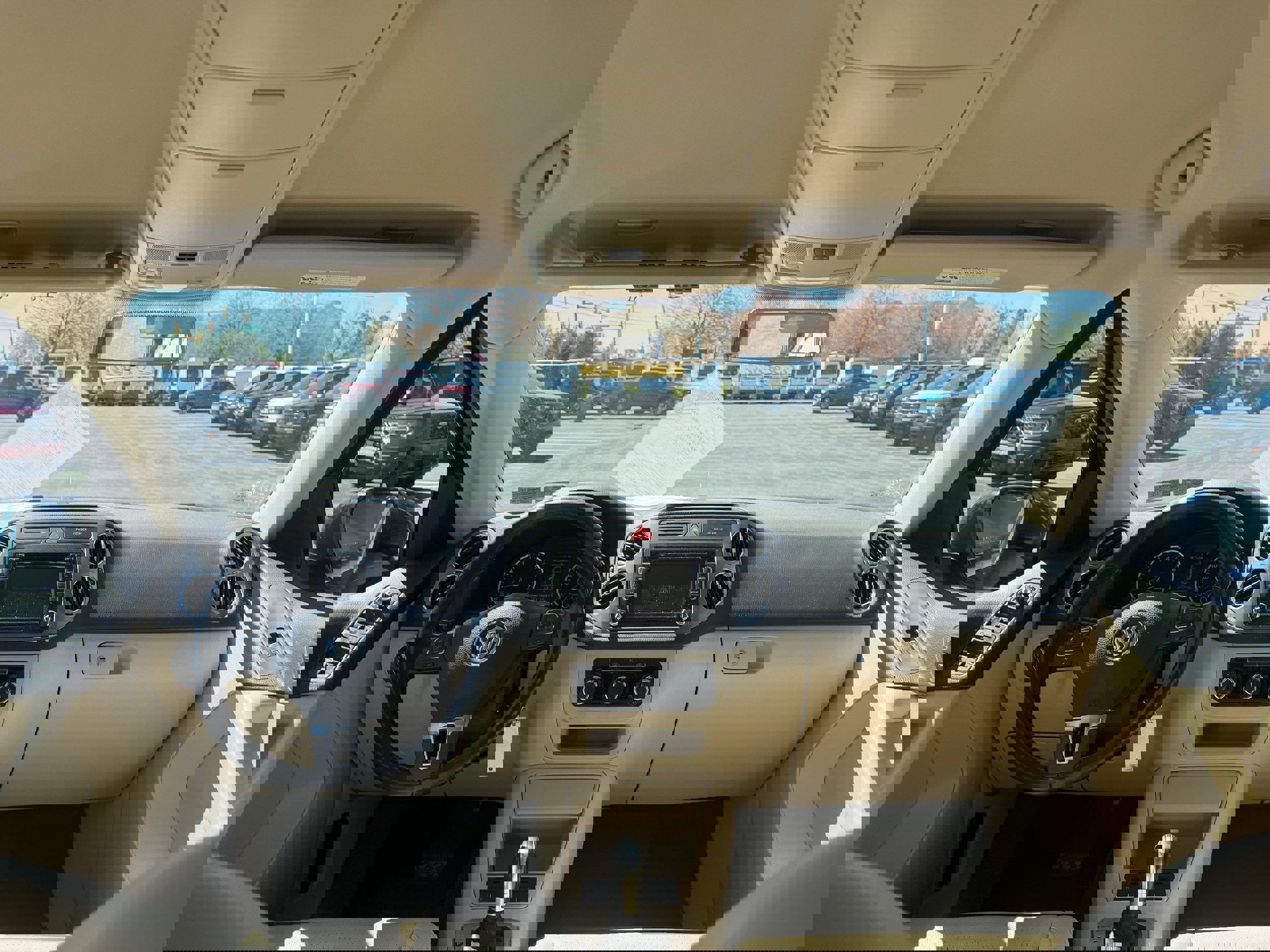 Used 2011 Volkswagen Tiguan SE AWD/4WD image 10