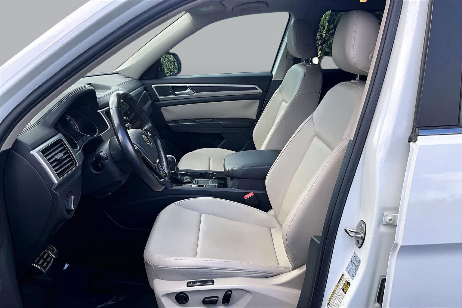 Used 2018 Volkswagen Atlas SEL w/ R-Line Package FWD image 9