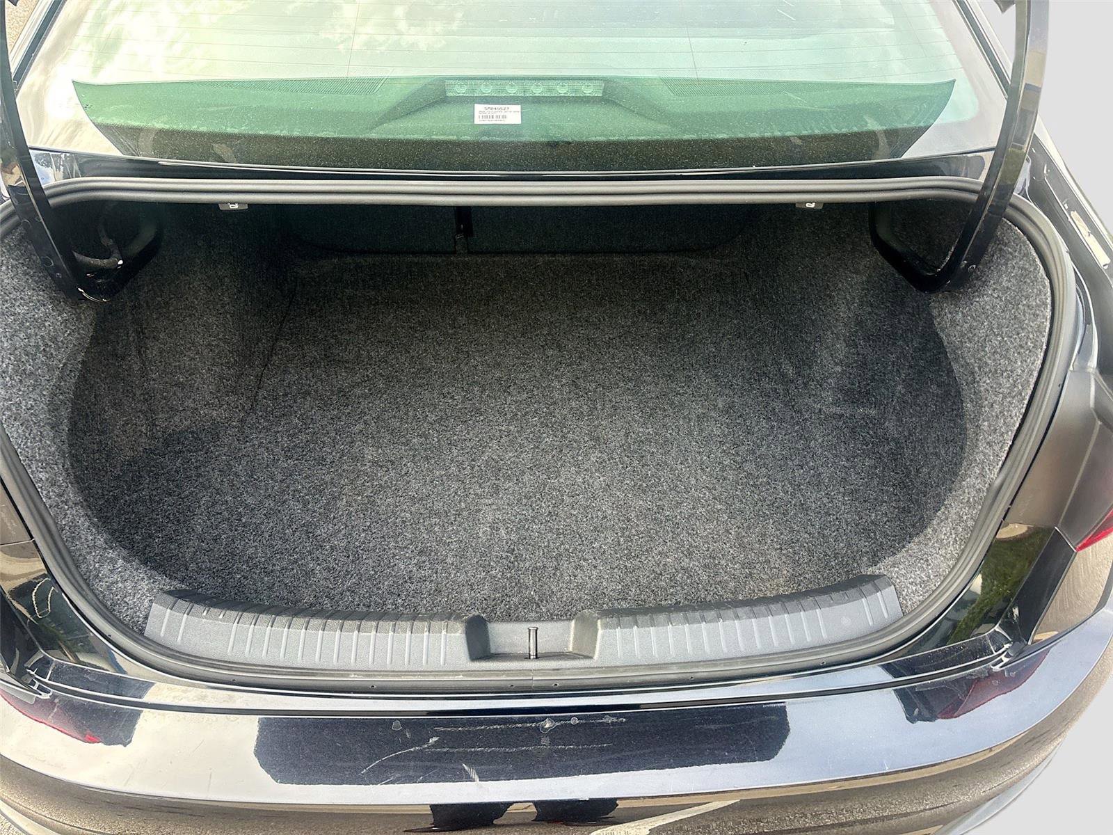 Used 2025 Volkswagen Jetta Sport image 25