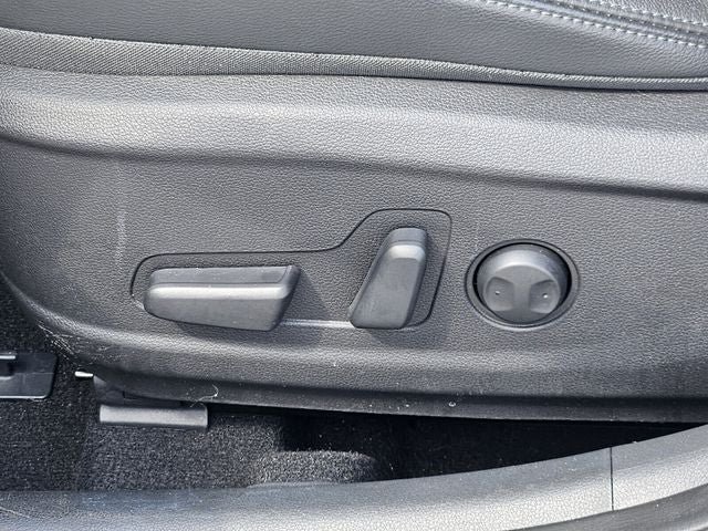Used 2023 Hyundai Kona Limited w/ Cargo Package FWD image 18