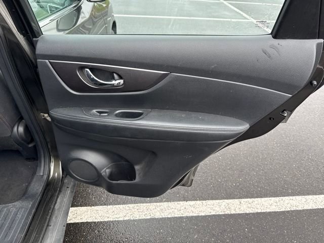 Used 2016 Nissan Rogue S image 14
