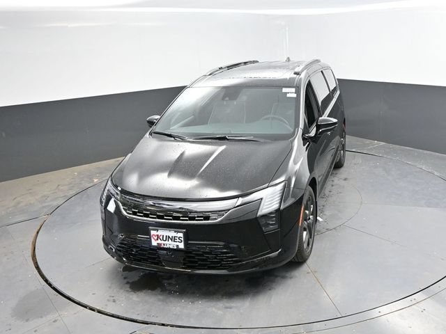 New 2027 Chrysler Pacifica Limited FWD image 44