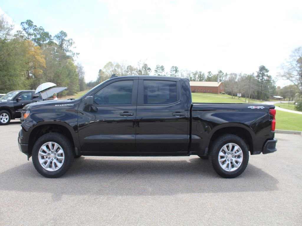 Used 2025 Chevrolet Silverado 1500 Custom AWD/4WD image 7