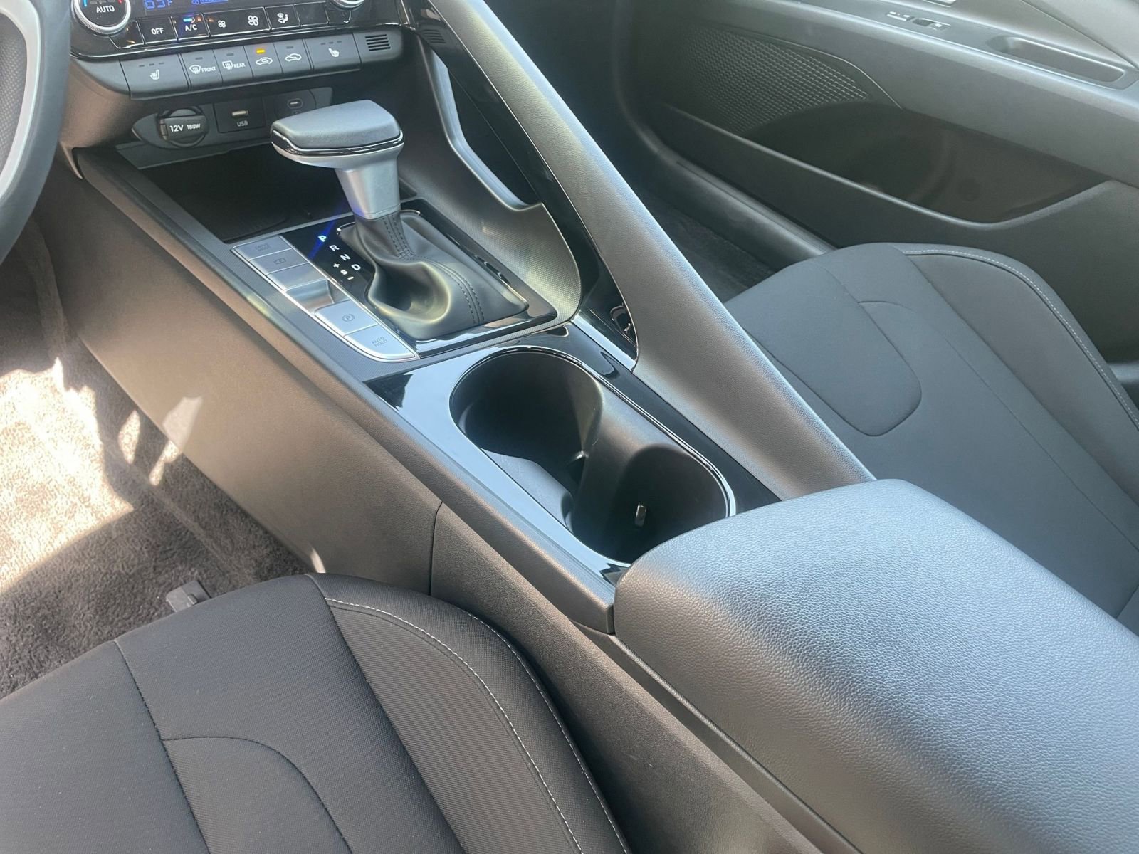 Used 2025 Hyundai Elantra SEL image 42