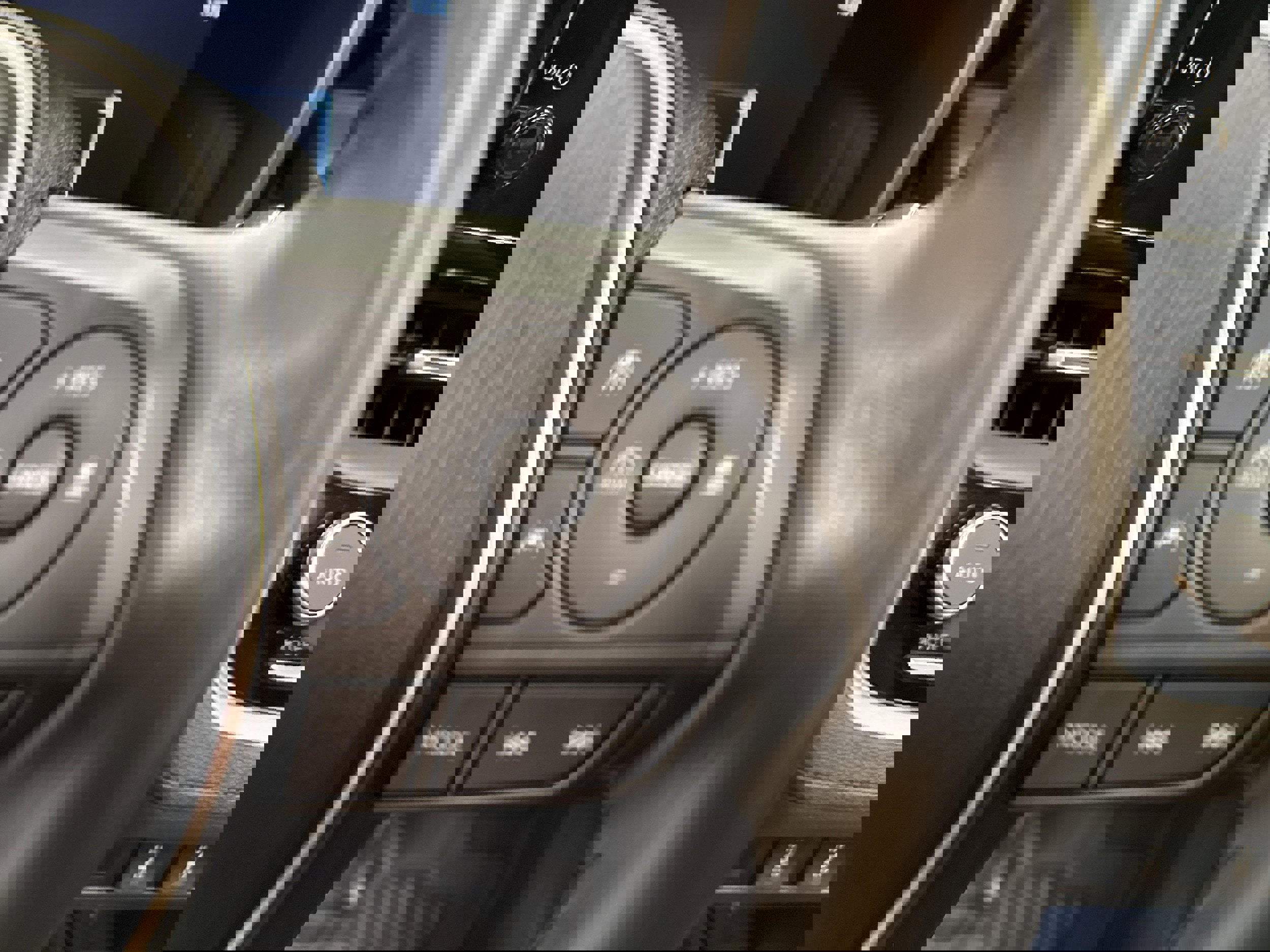 Used 2023 Toyota Corolla Cross XLE w/ Convenience Package image 33