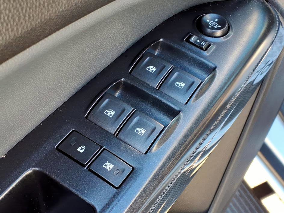 Used 2021 Chevrolet Colorado Z71 w/ Safety Package image 18