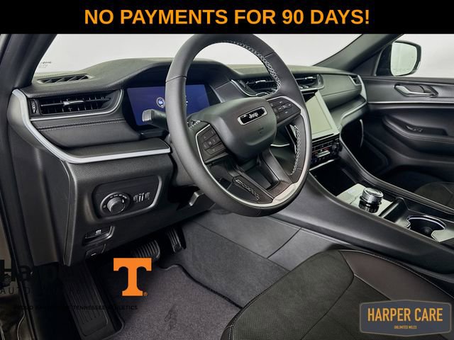New 2025 Jeep Grand Cherokee L Laredo image 11