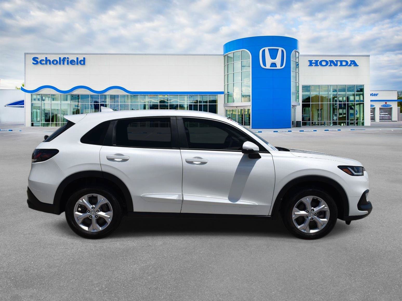 Used 2024 Honda HR-V LX image 2