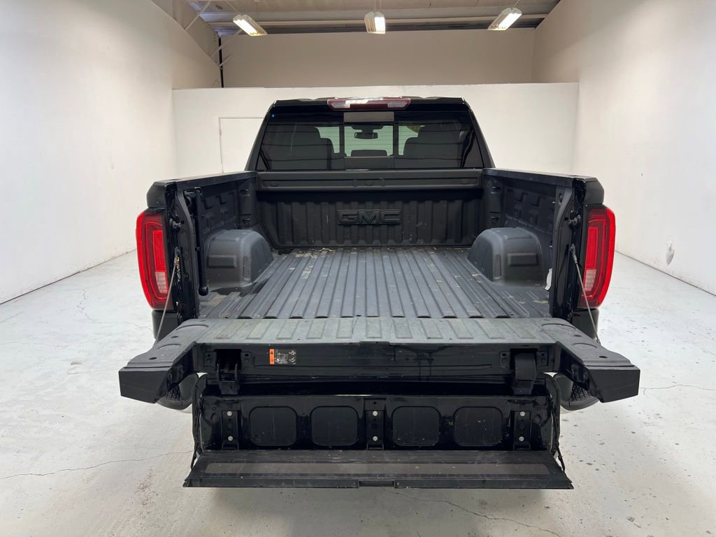 Used 2022 GMC Sierra 1500 SLT w/ SLT Premium Plus Package AWD/4WD image 10