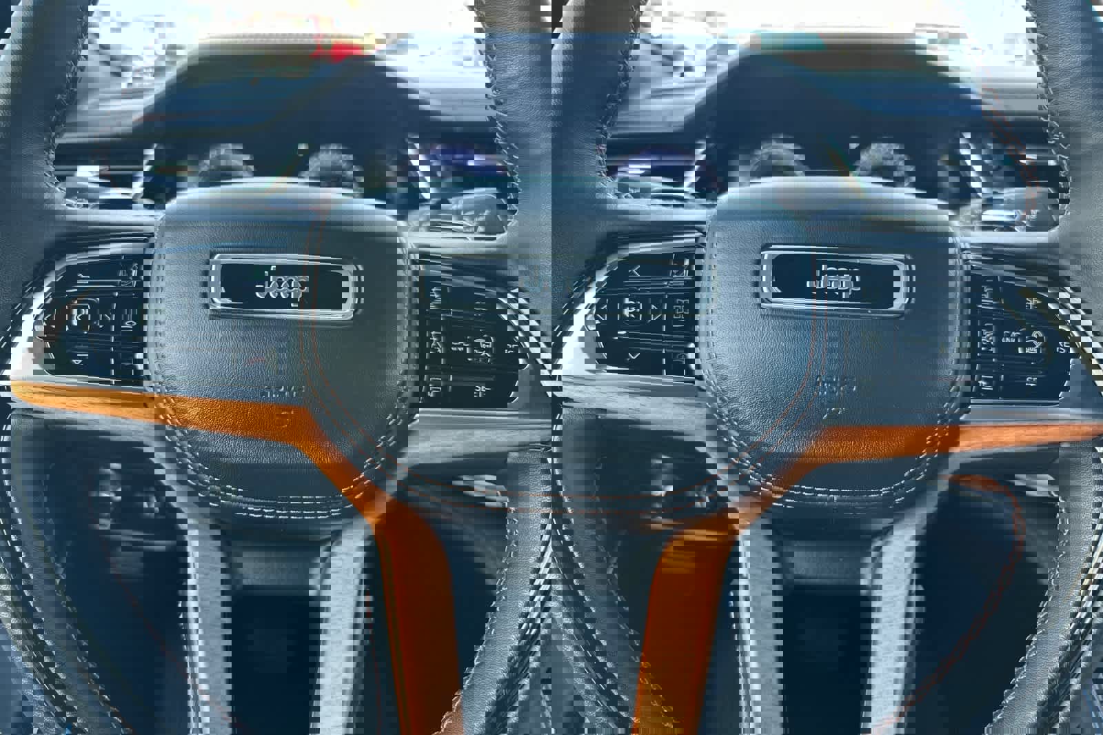 Used 2023 Jeep Grand Cherokee L Summit AWD/4WD image 24