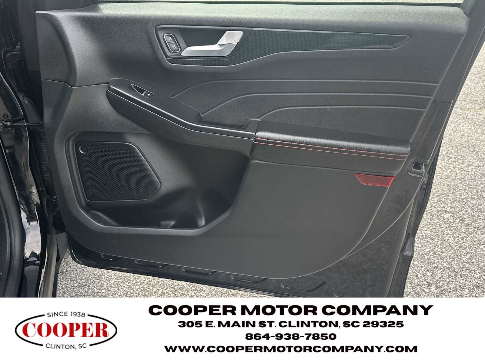 Used 2025 Ford Escape ST-Line FWD image 14