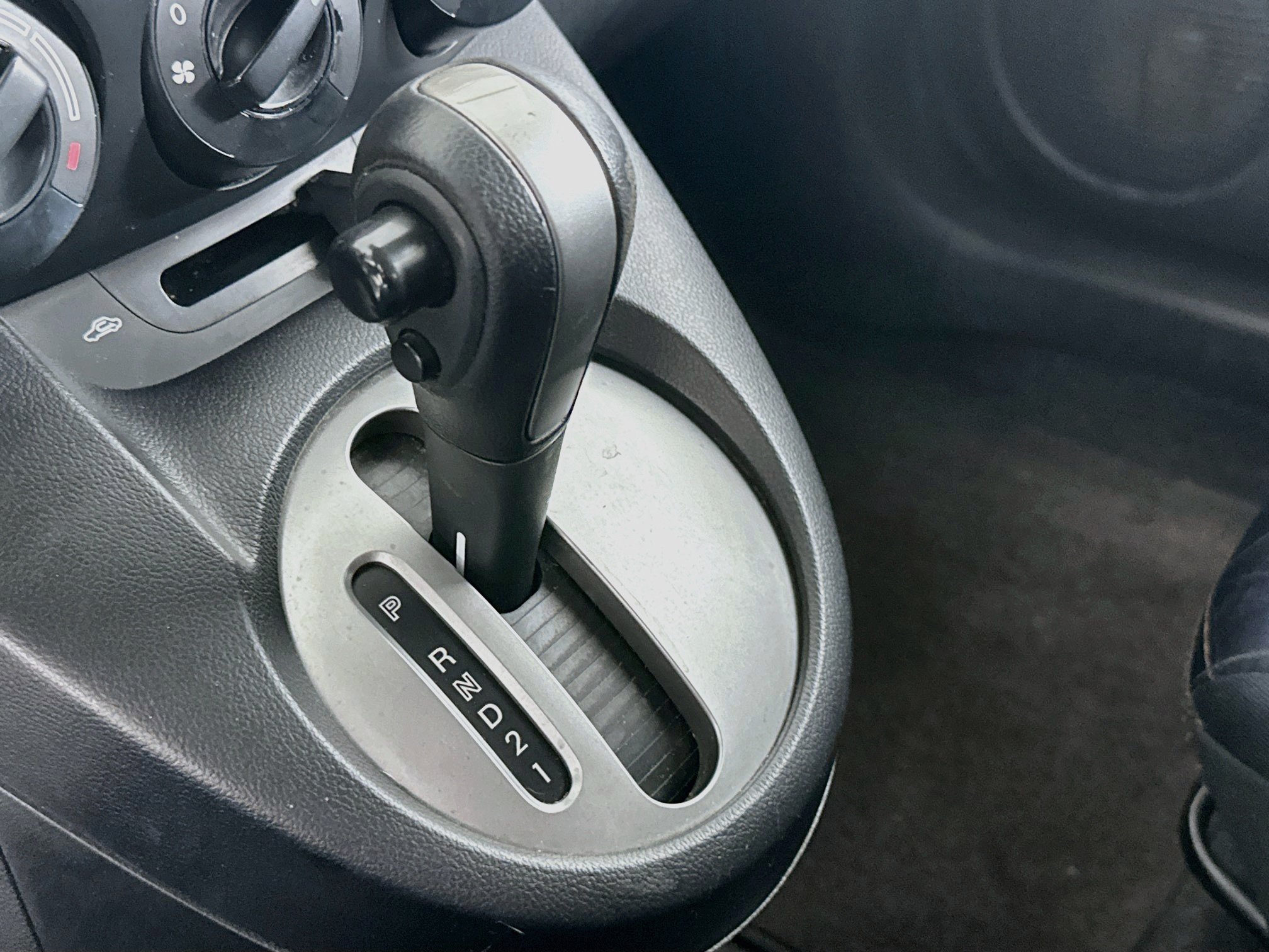 Used 2014 MAZDA MAZDA2 Sport FWD image 22