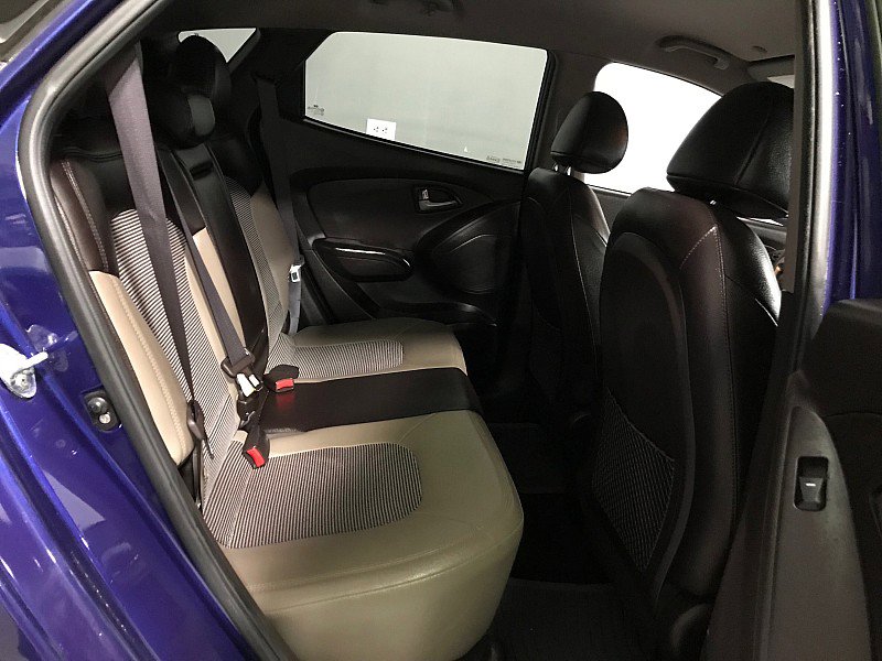 Used 2011 Hyundai Tucson GLS image 20