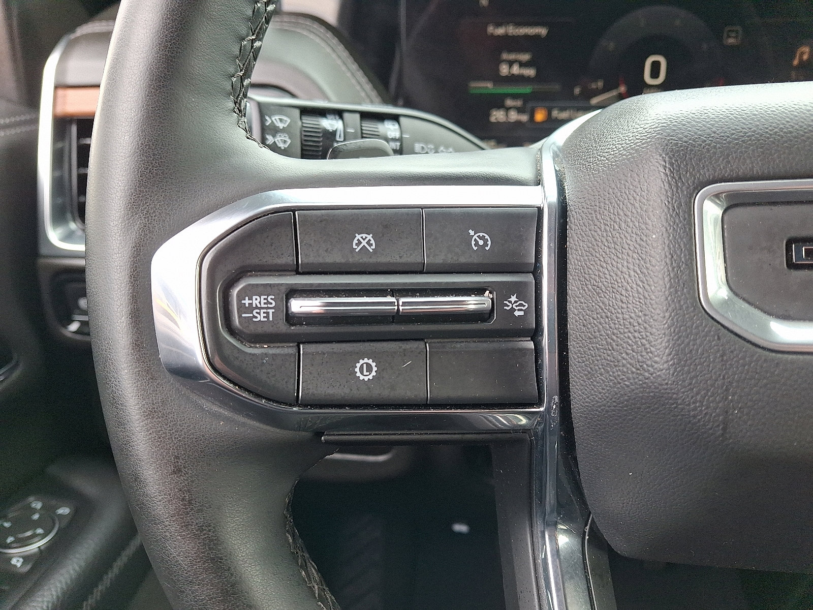 Certified 2025 GMC Yukon Denali image 19