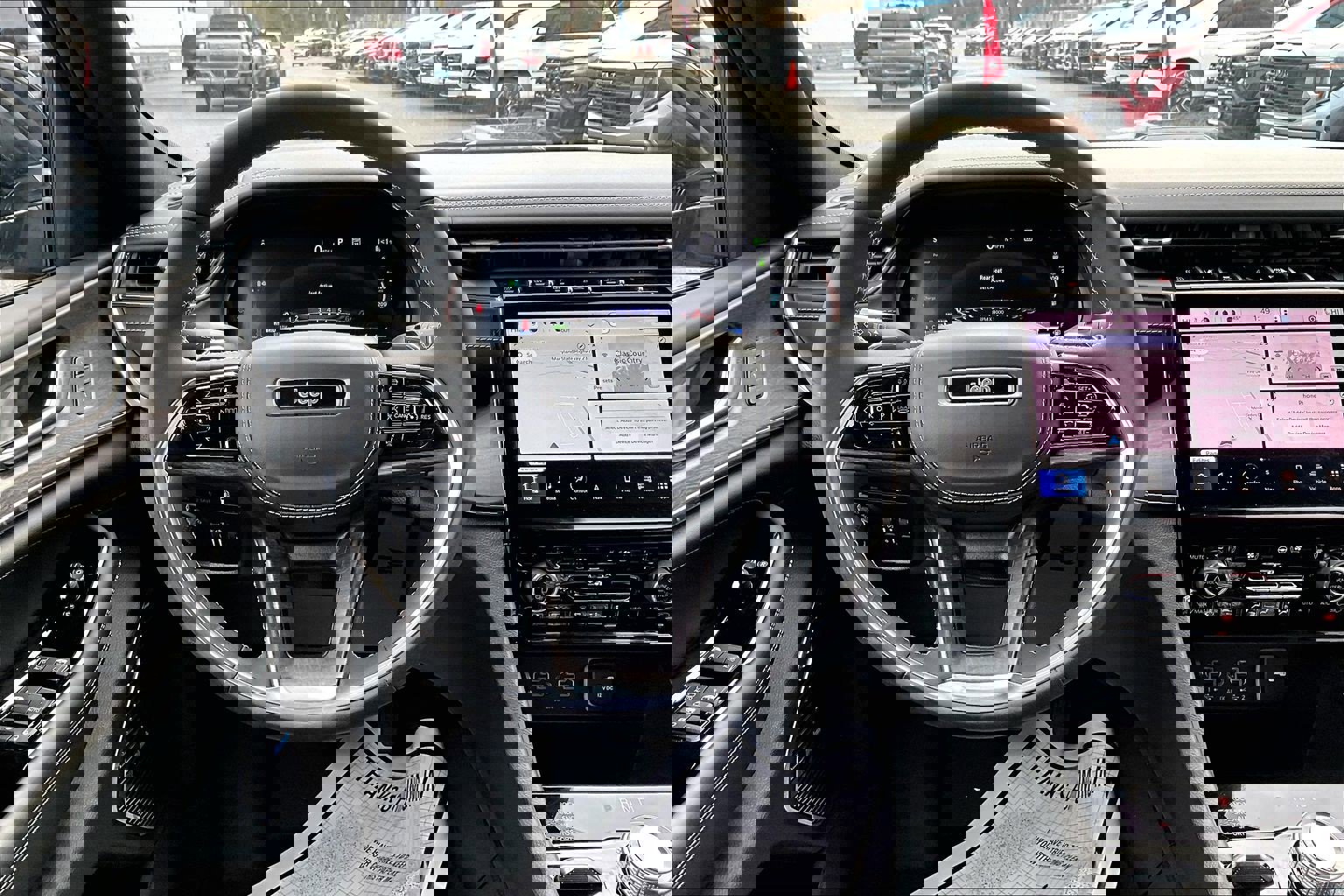 Used 2023 Jeep Grand Cherokee Overland image 5