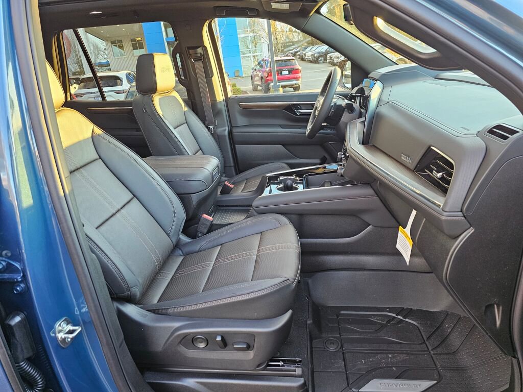 New 2026 Chevrolet Tahoe High Country w/ Sun And Tow Package image 32