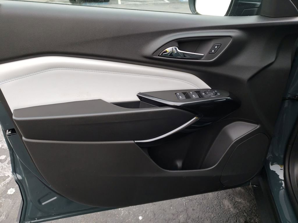 New 2026 Chevrolet Trax LT w/ Sunroof Package image 10