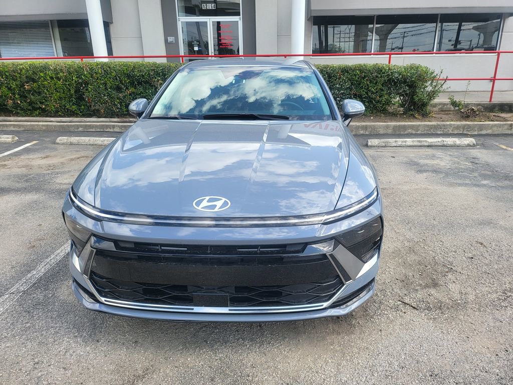 Used 2025 Hyundai Sonata SEL FWD image 2