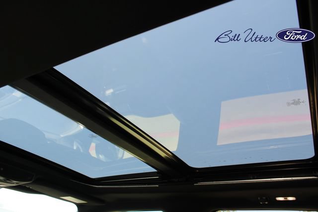 Used 2019 Ford F150 Lariat w/ Equipment Group 502A Luxury AWD/4WD image 17