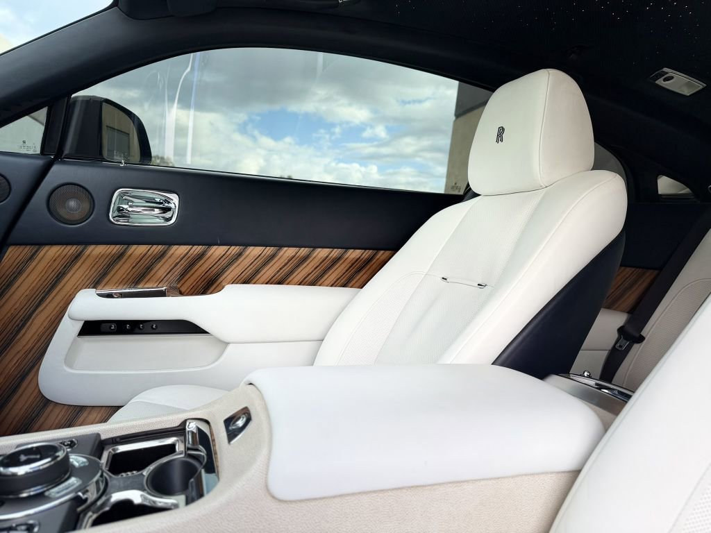 Used 2014 Rolls-Royce Wraith image 32