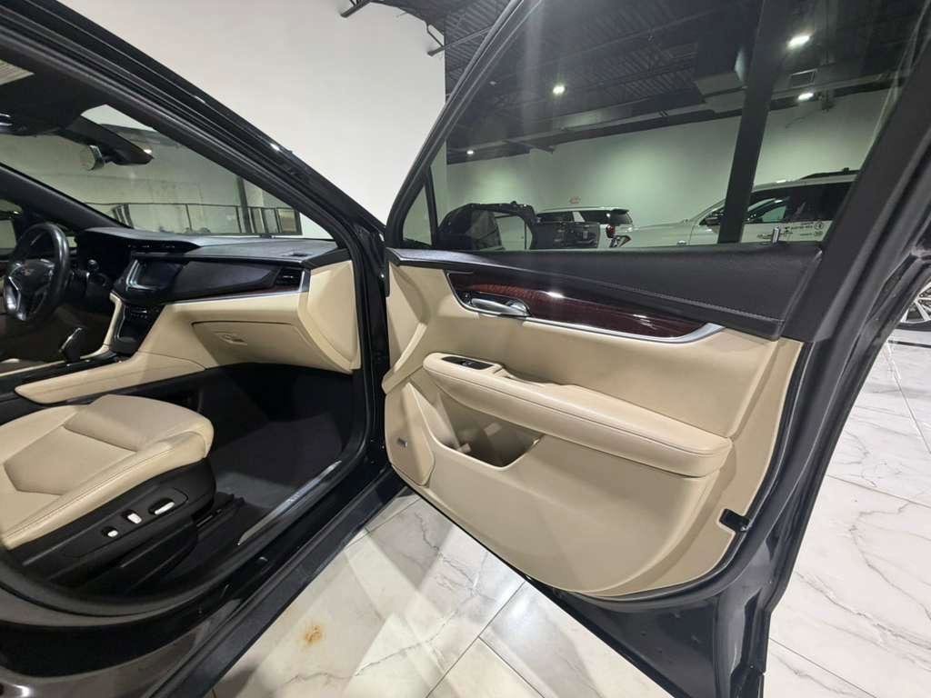 Used 2018 Cadillac XT5 Luxury w/ Driver Awareness Package image 11