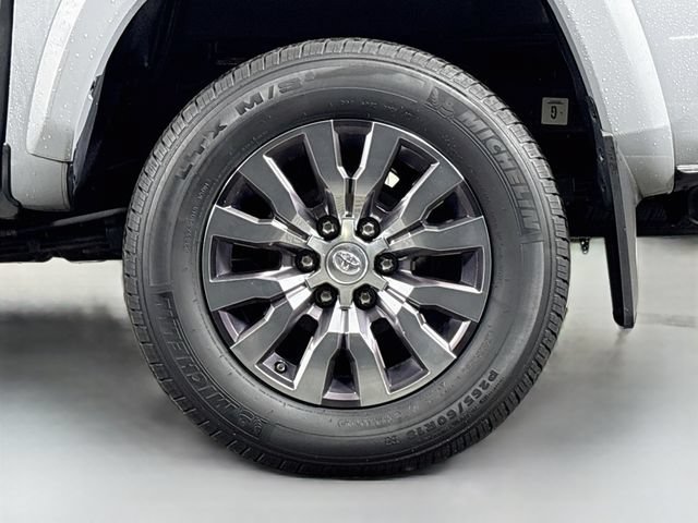 Used 2020 Toyota Tacoma Limited AWD/4WD image 31