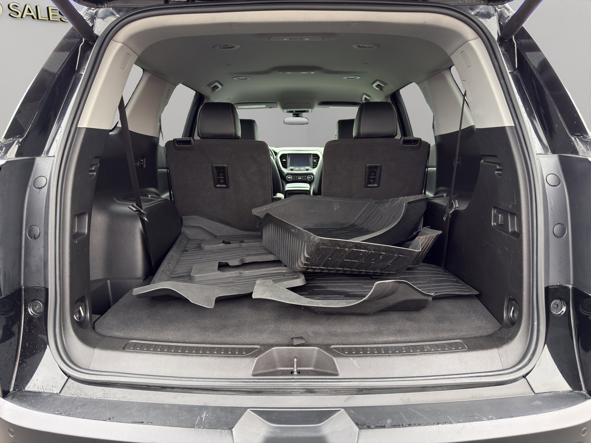 Used 2021 GMC Acadia SLT w/ Elevation Edition image 21