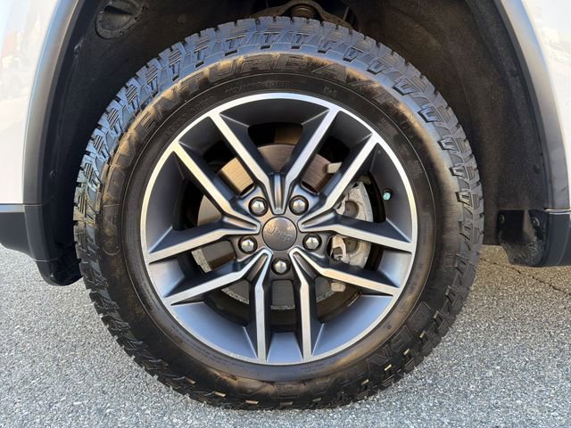 Used 2020 Jeep Grand Cherokee Laredo w/ Quick Order Package 2BN North image 32