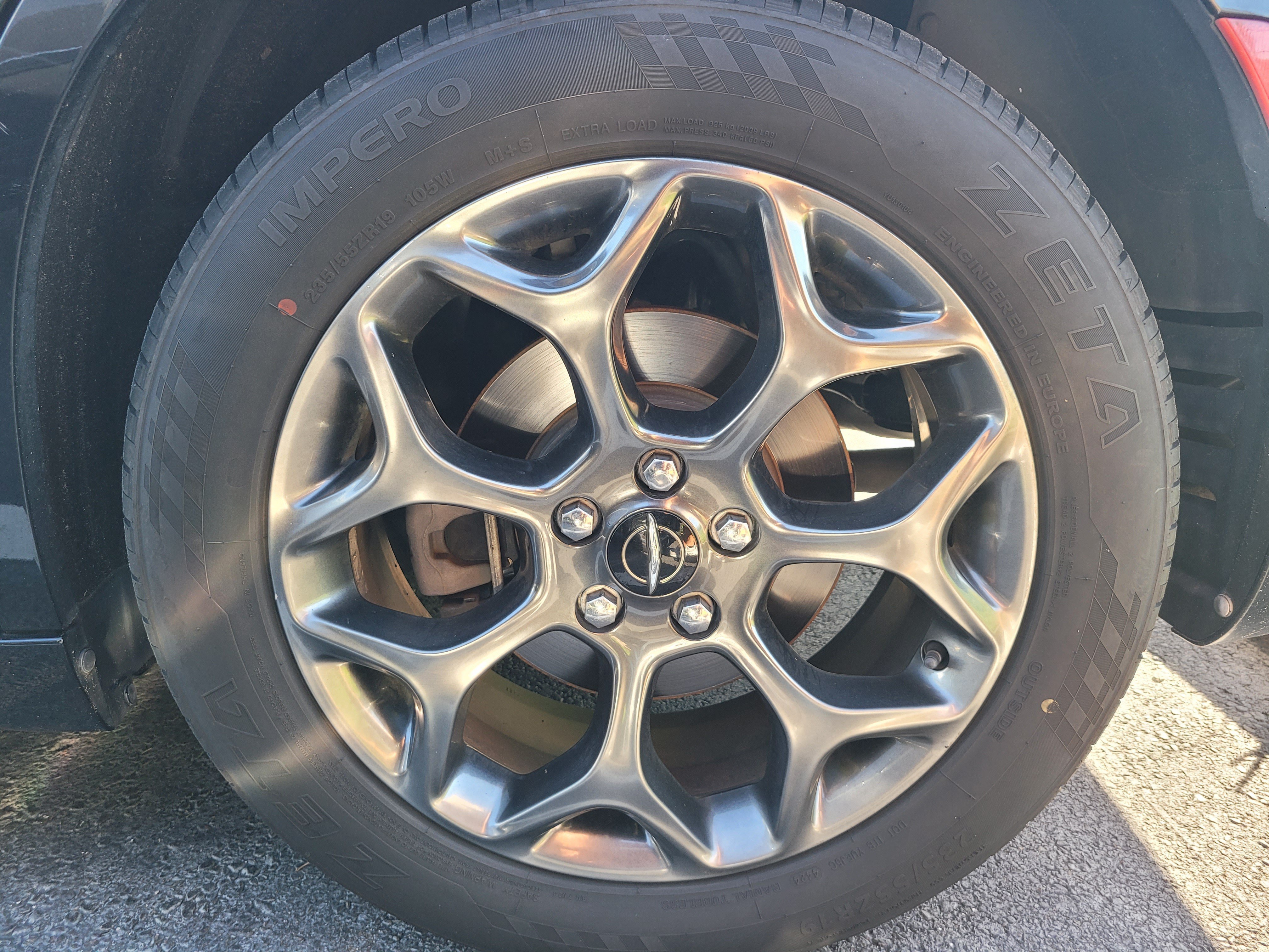 Used 2018 Chrysler 300 S w/ 300S Premium Group AWD/4WD image 8