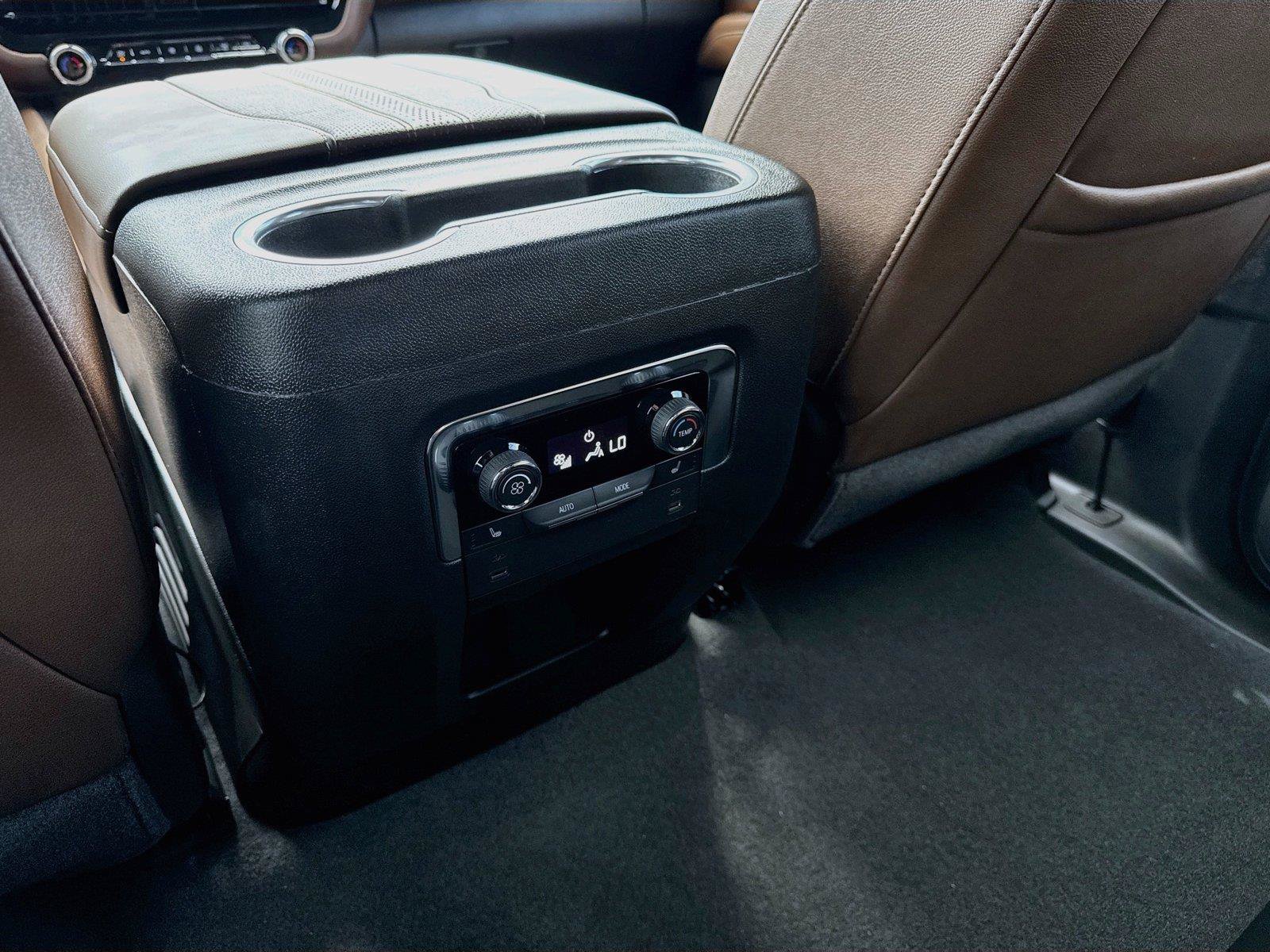 Used 2025 Chevrolet Tahoe High Country AWD/4WD image 26