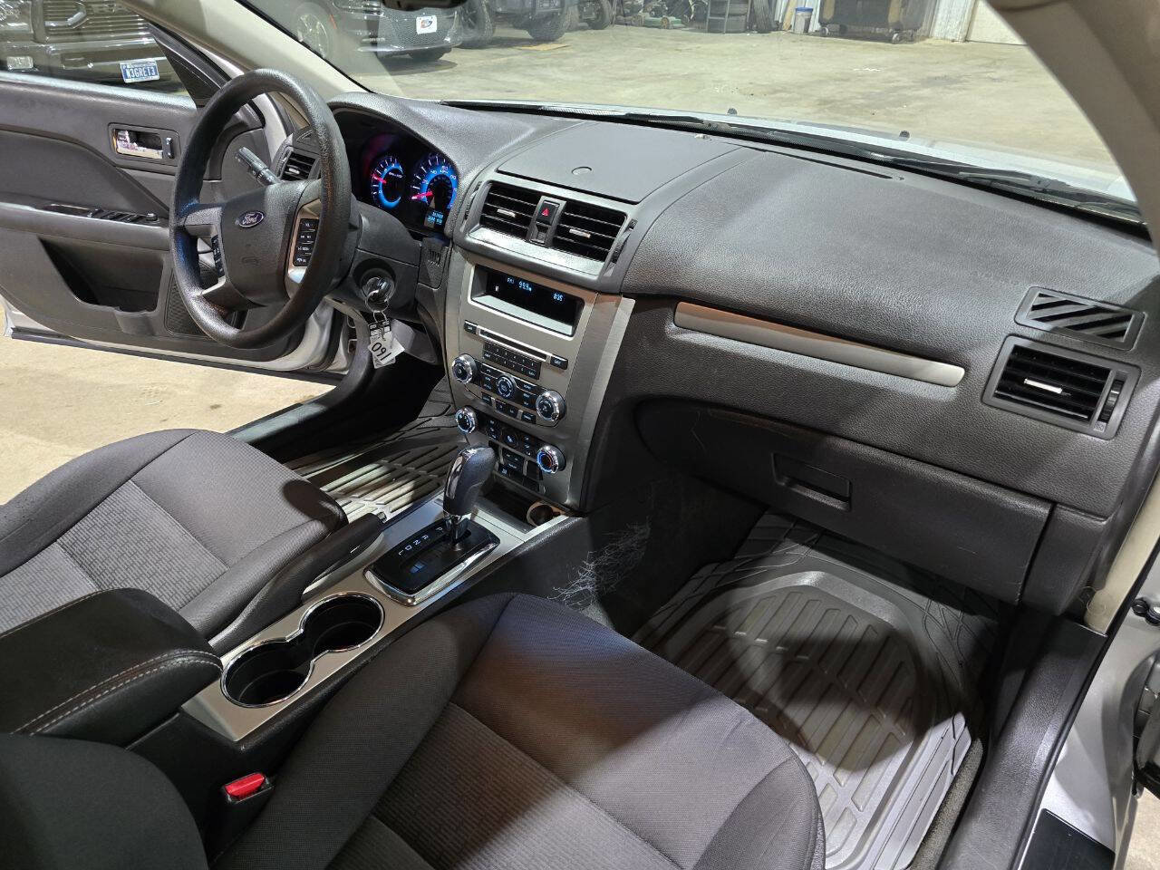 Used 2011 Ford Fusion SE w/ 202A Rapid Spec Order Code image 42