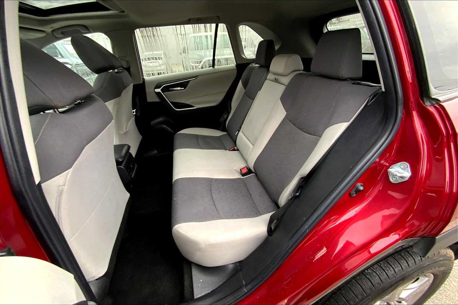 Used 2023 Toyota RAV4 XLE w/ Convenience Package FWD image 21