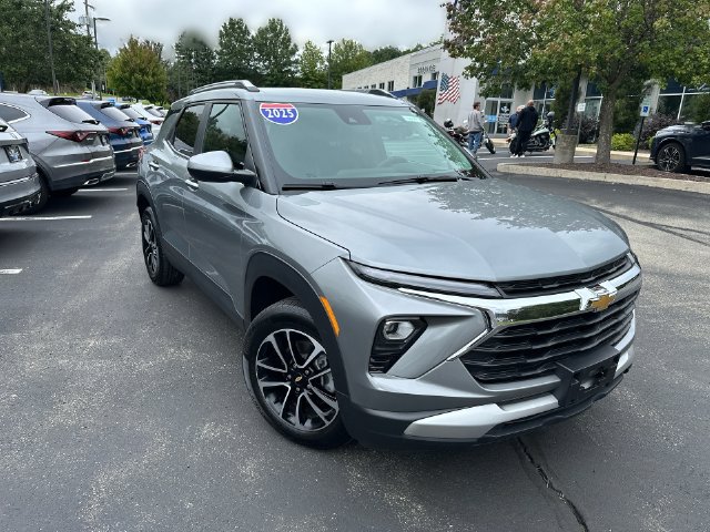 Used 2025 Chevrolet TrailBlazer LT AWD/4WD image 12