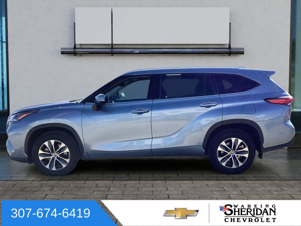 Used 2022 Toyota Highlander XLE image 5