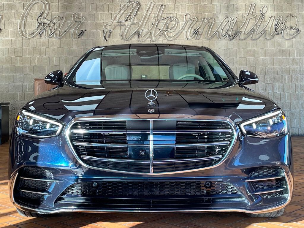 Used 2023 Mercedes-Benz S 580e 4MATIC Sedan w/ AMG Line image 3