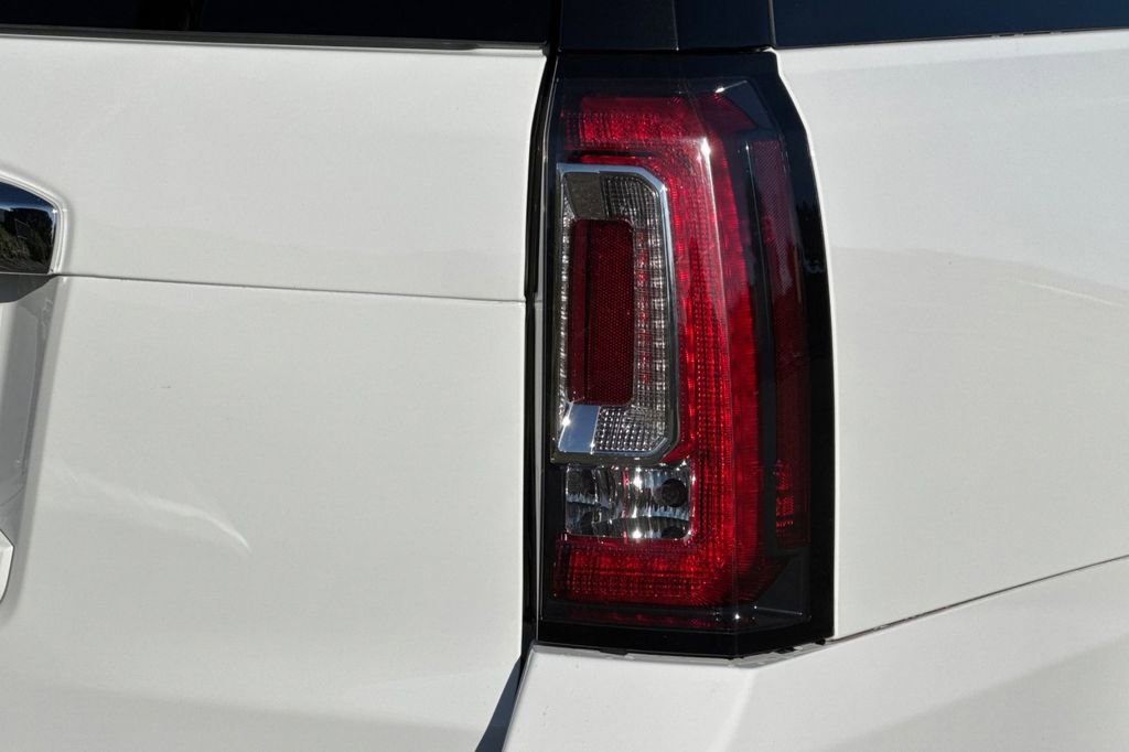Used 2020 GMC Yukon XL Denali w/ Denali Premium Package AWD/4WD image 36