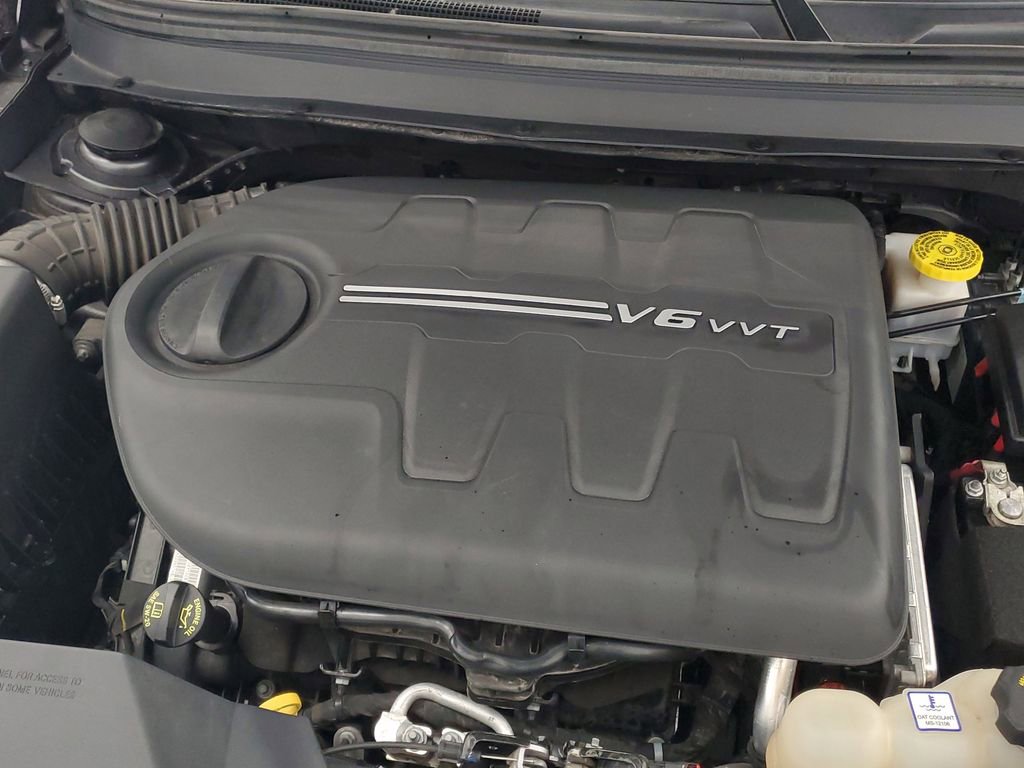 Used 2021 Jeep Cherokee Latitude Lux w/ Sun & Sound Group image 9