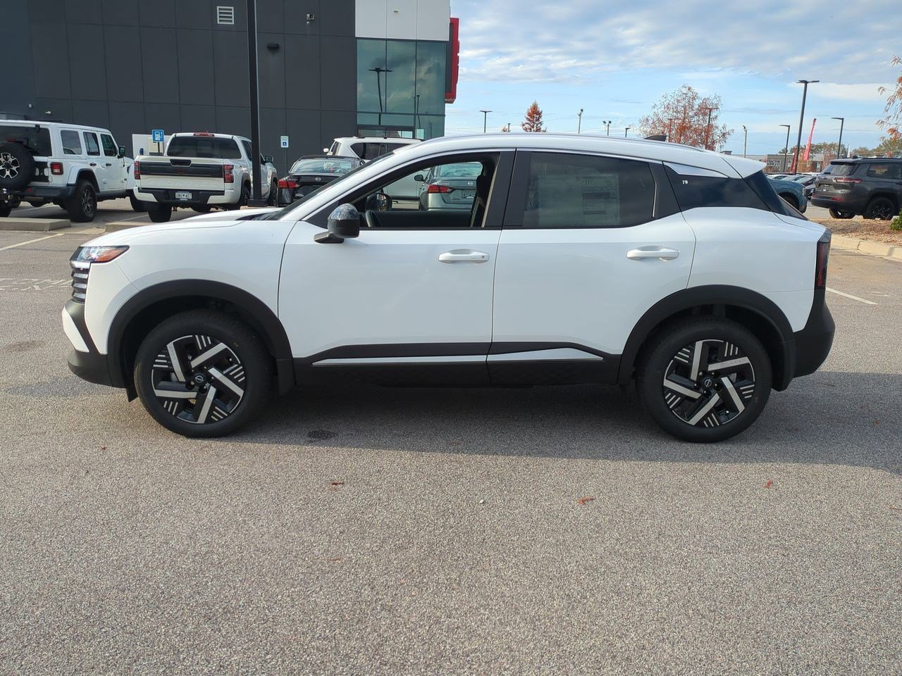 New 2026 Nissan Kicks SV w/ SV Premium Package FWD image 7