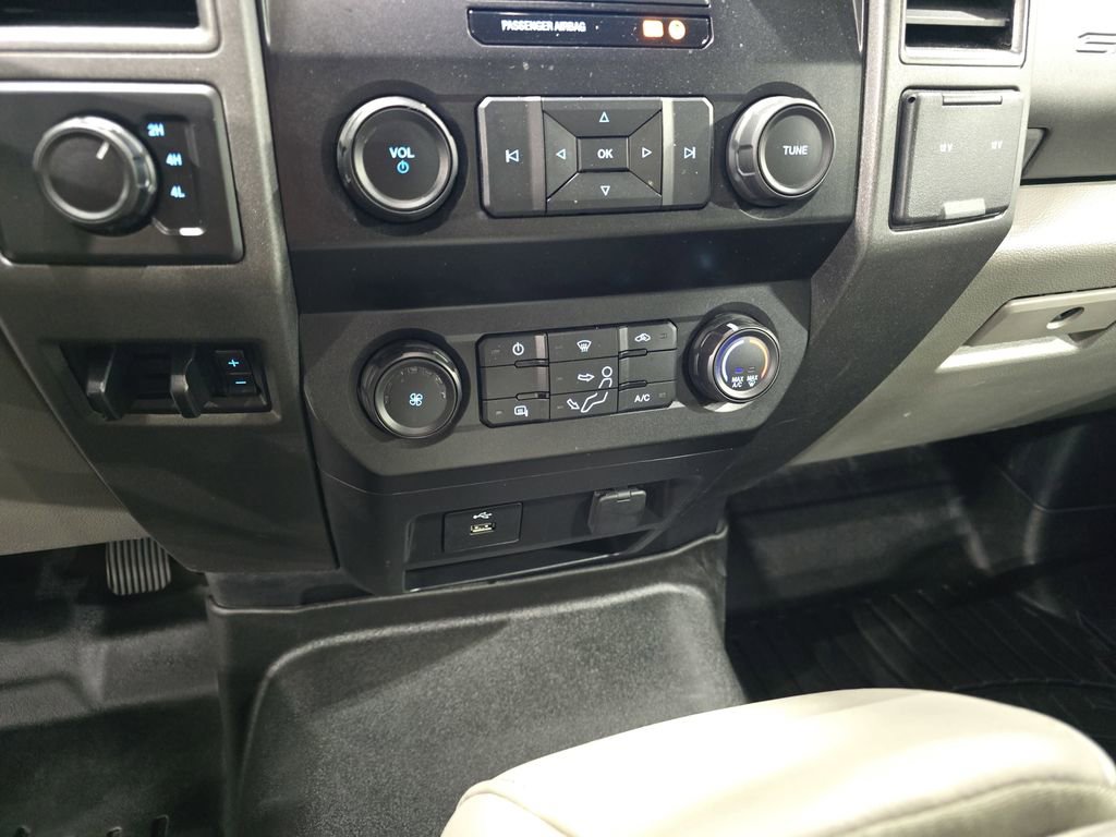 Used 2020 Ford F450 XL w/ Power Equipment Group image 20