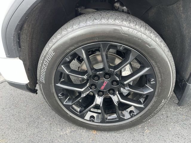 Used 2023 GMC Sierra 1500 Denali w/ Technology Package AWD/4WD image 10